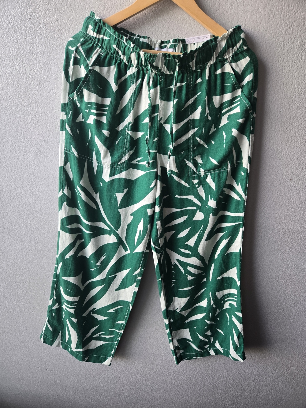 Sonoma Green and White Tropical Print Elastic Waist Pants Size M